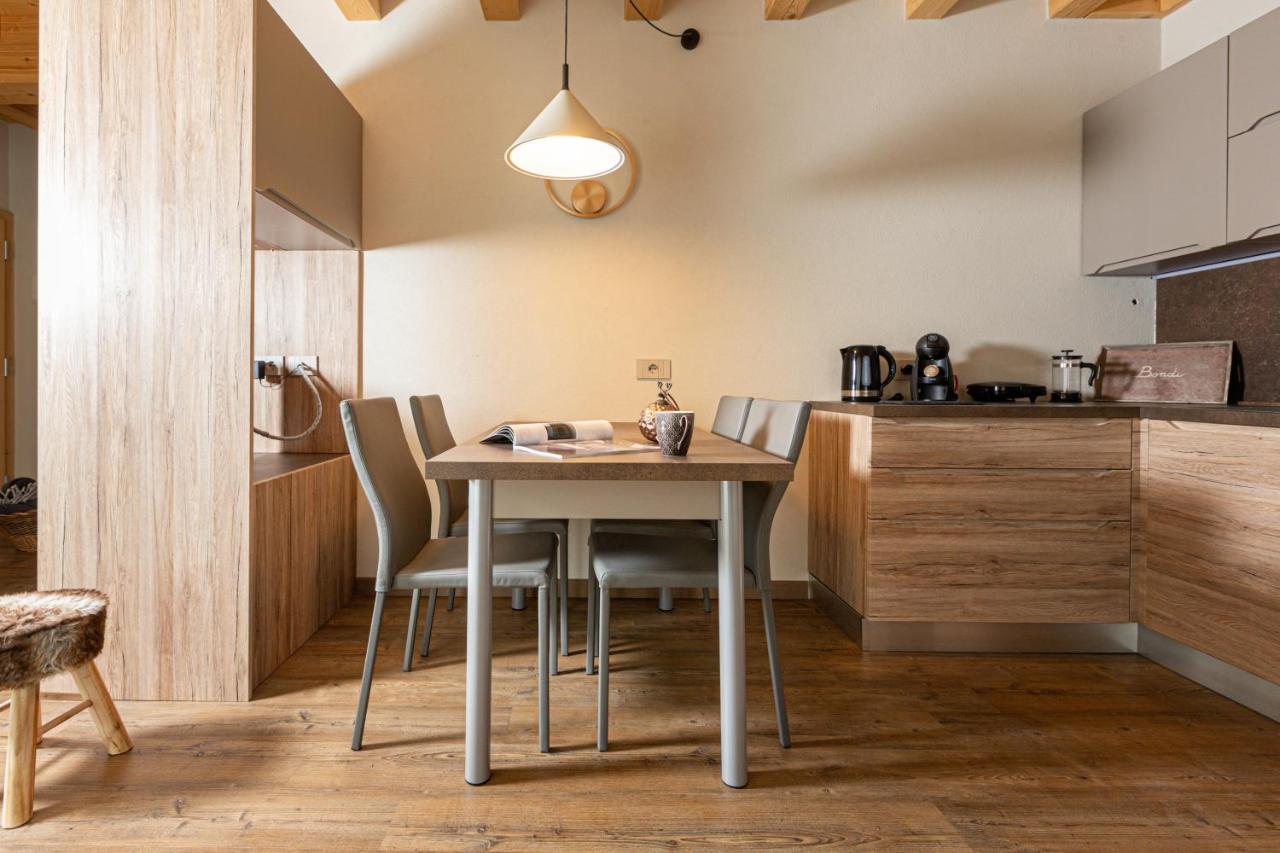 דירות ליביניו Bondi Chalet St Antoni מראה חיצוני תמונה