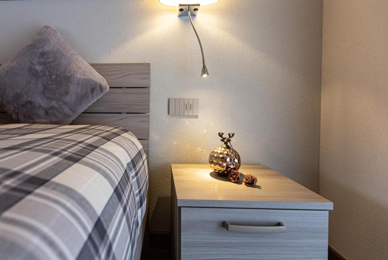 דירות ליביניו Bondi Chalet St Antoni מראה חיצוני תמונה