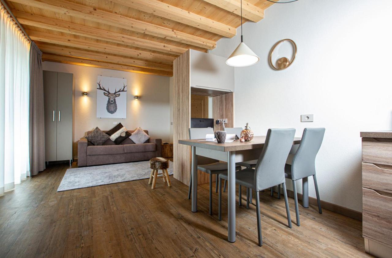 דירות ליביניו Bondi Chalet St Antoni מראה חיצוני תמונה