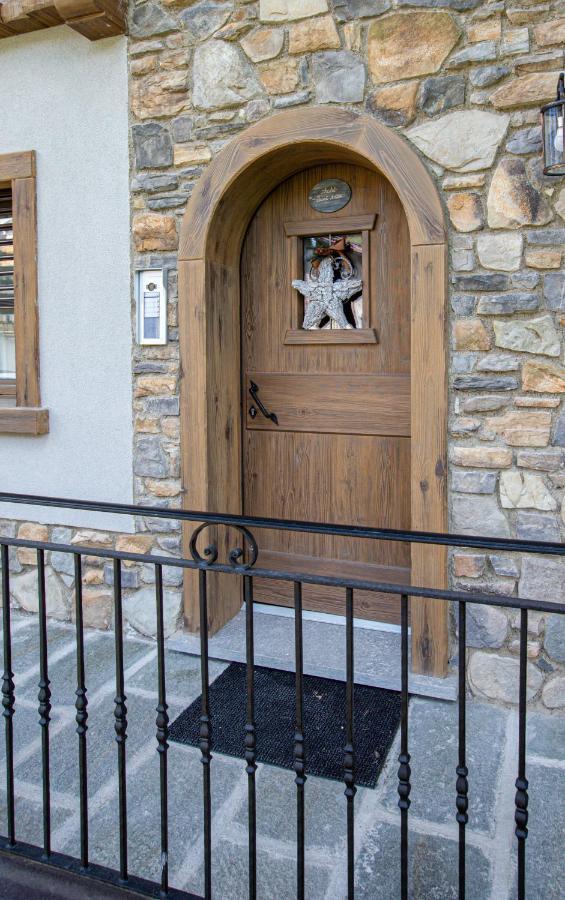 דירות ליביניו Bondi Chalet St Antoni מראה חיצוני תמונה